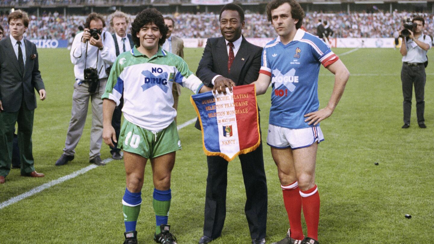 Famous football player sales pele